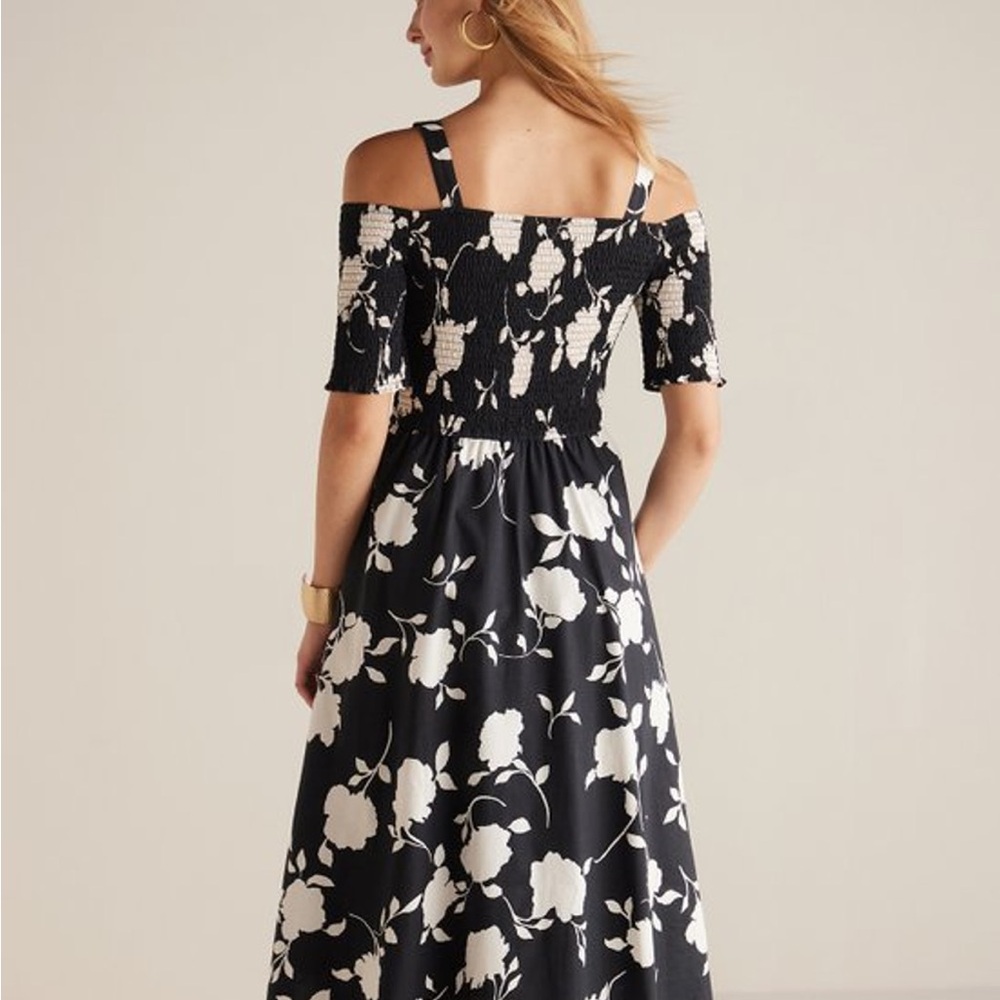 Soft Surroundings White‎ and Cream Off-Shoulder Divani dress. Worn about 3x - Picture 4 of 7